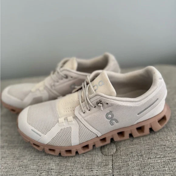 ON Cloud 5 Running Shoe Women's - Picture 3 of 10